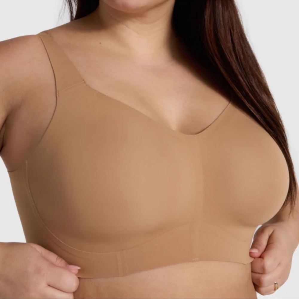 Evelyn & Bobbie The Beyond Bra